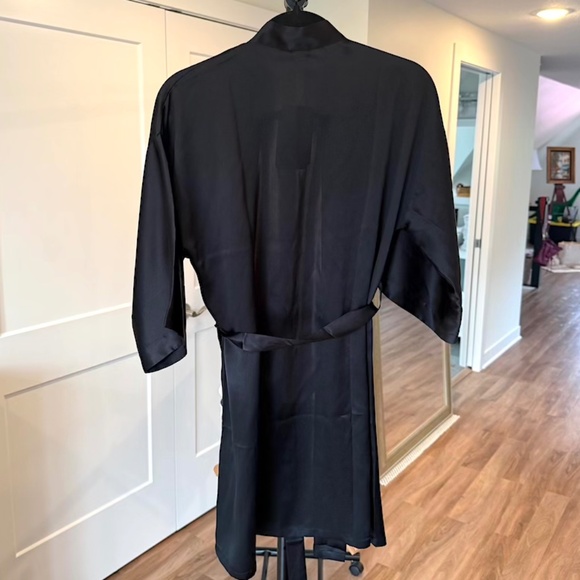 100% Pure Silk Wrap Women’s Robe in Black - Small (NWT) - Picture 4 of 7